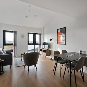 https://beautiful-2-bedroom-apartment-in-a-converted-mill.yorkshirehotels.net